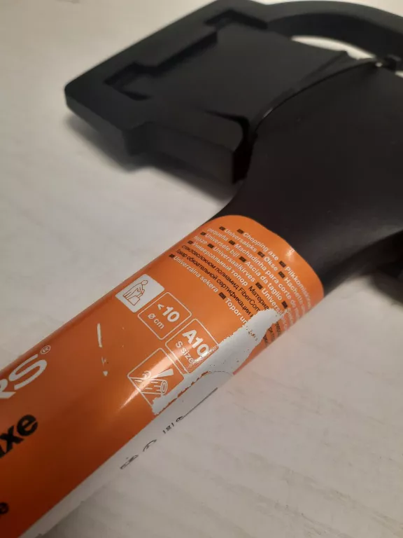 SIEKIERA FISKARS CHOPPING AXE