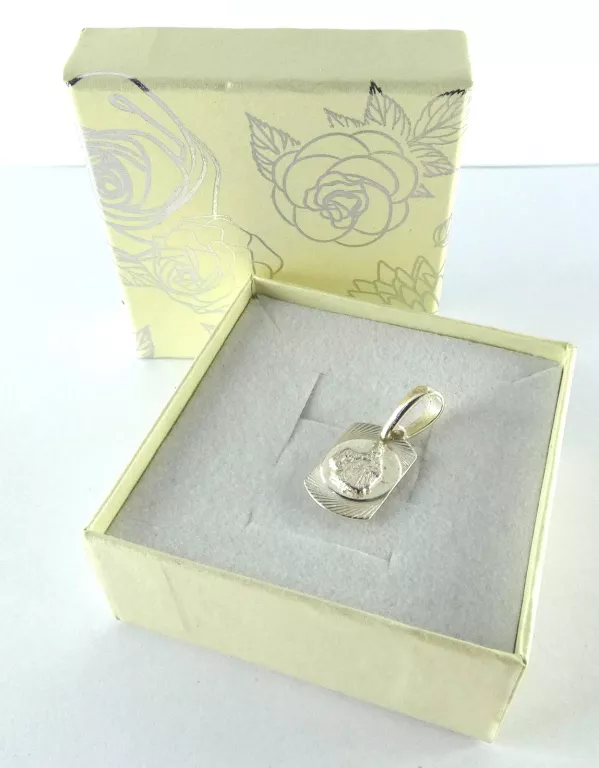 SREBRNA ZAWIESZKA JEZUS 925 2,75G