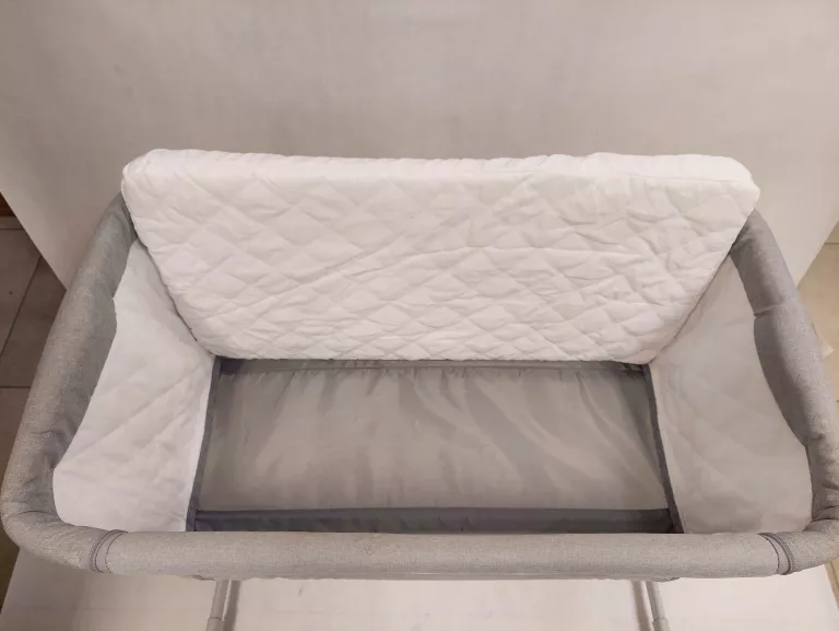 lozeczko-dostawne-turystyczne-regulow-moby-system-kolor-odcienie-szarosci-i-srebra