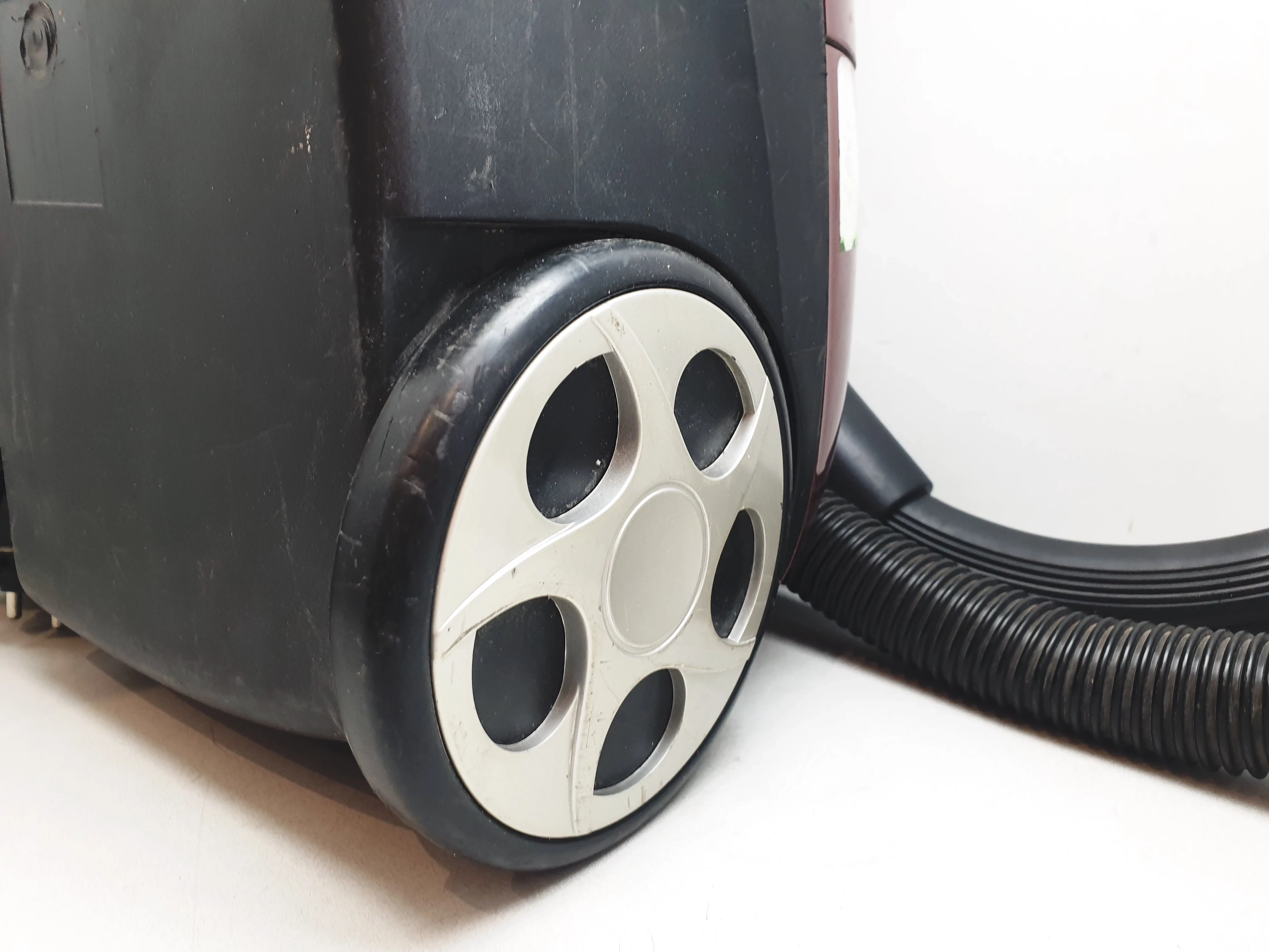 odkurzacz-raven-eo001n-marka-raven