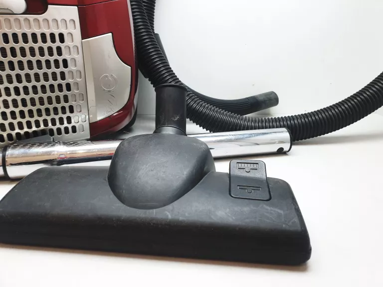 odkurzacz-raven-eo001n-moc-800