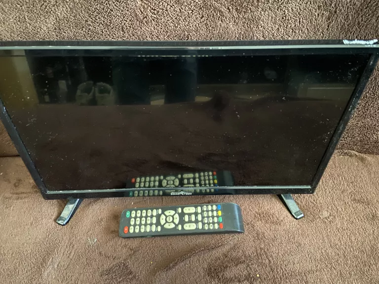 TV SMARTTECH LD-2019DTSC 20 CALI + PILOT 12V