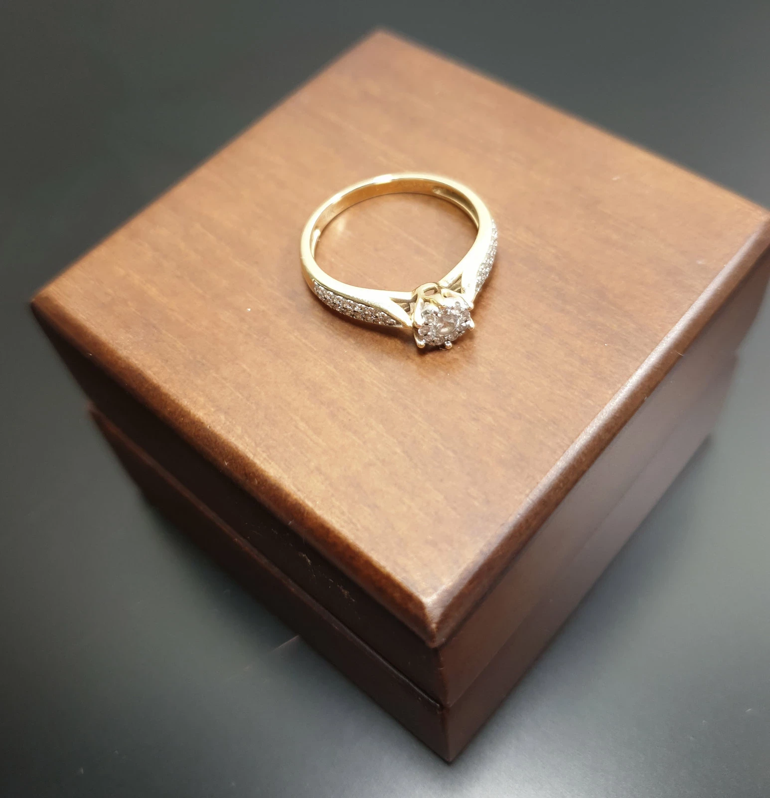 zloty-pierscionek-apart-40-brylantow-p585-r12-material-zloto