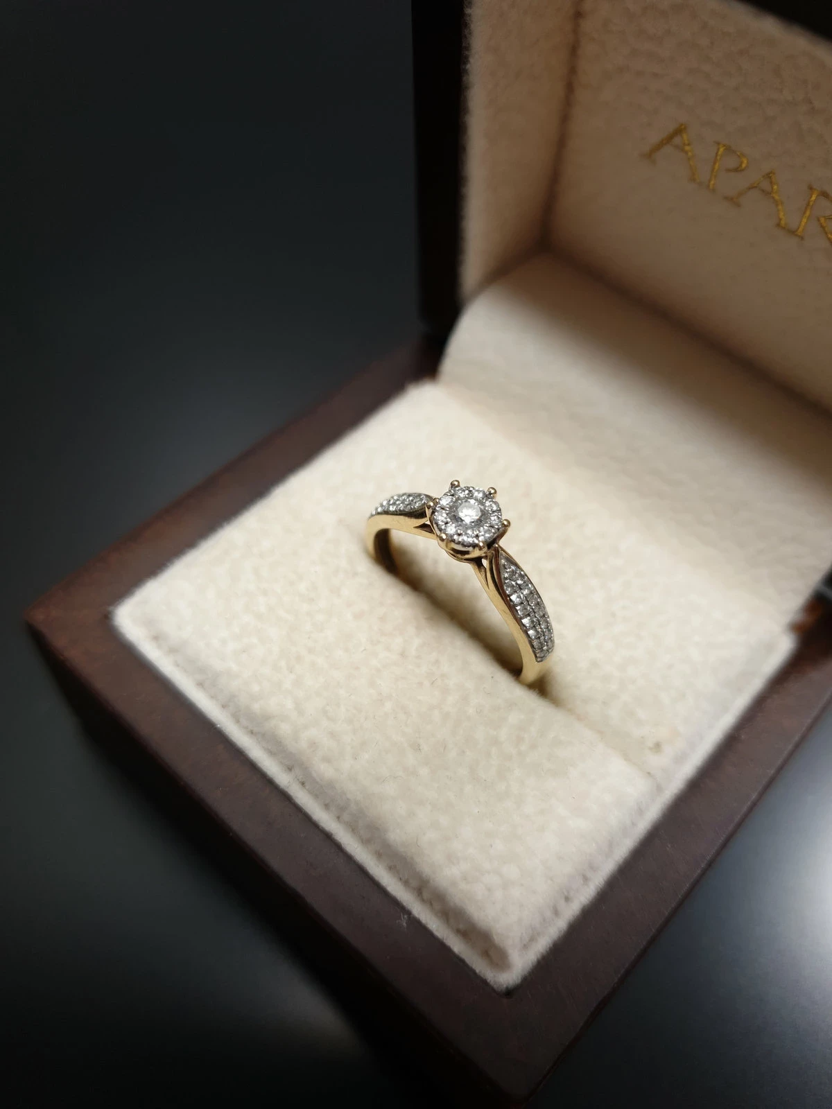 zloty-pierscionek-apart-40-brylantow-p585-r12-marka-apart