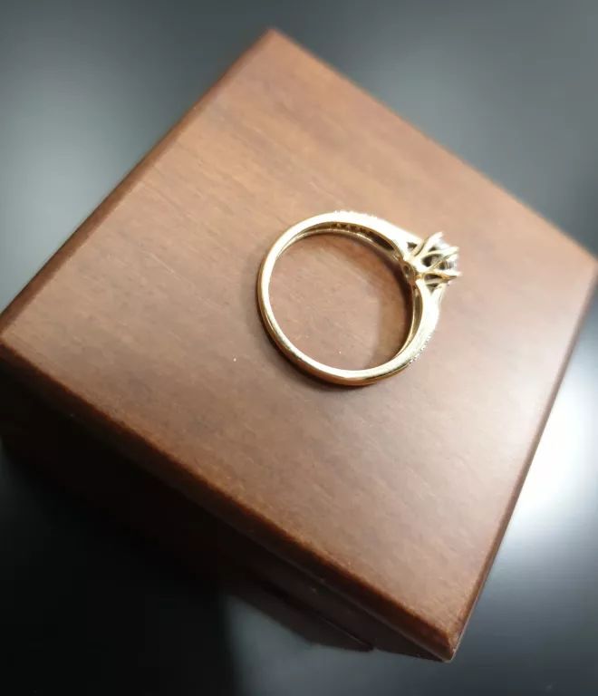 zloty-pierscionek-apart-40-brylantow-p585-r12-rodzaj-wyrob-jubilerski