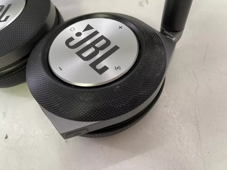 SŁUCHAWKI BEZPRZEWODOWE JBL E50 BT