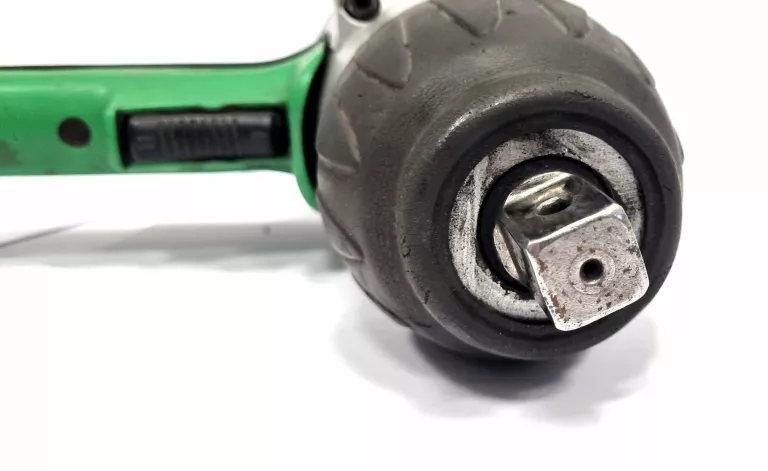 hit-klucz-udarowy-hitachi-wr22sa-850w-ean-gtin-0002203220025