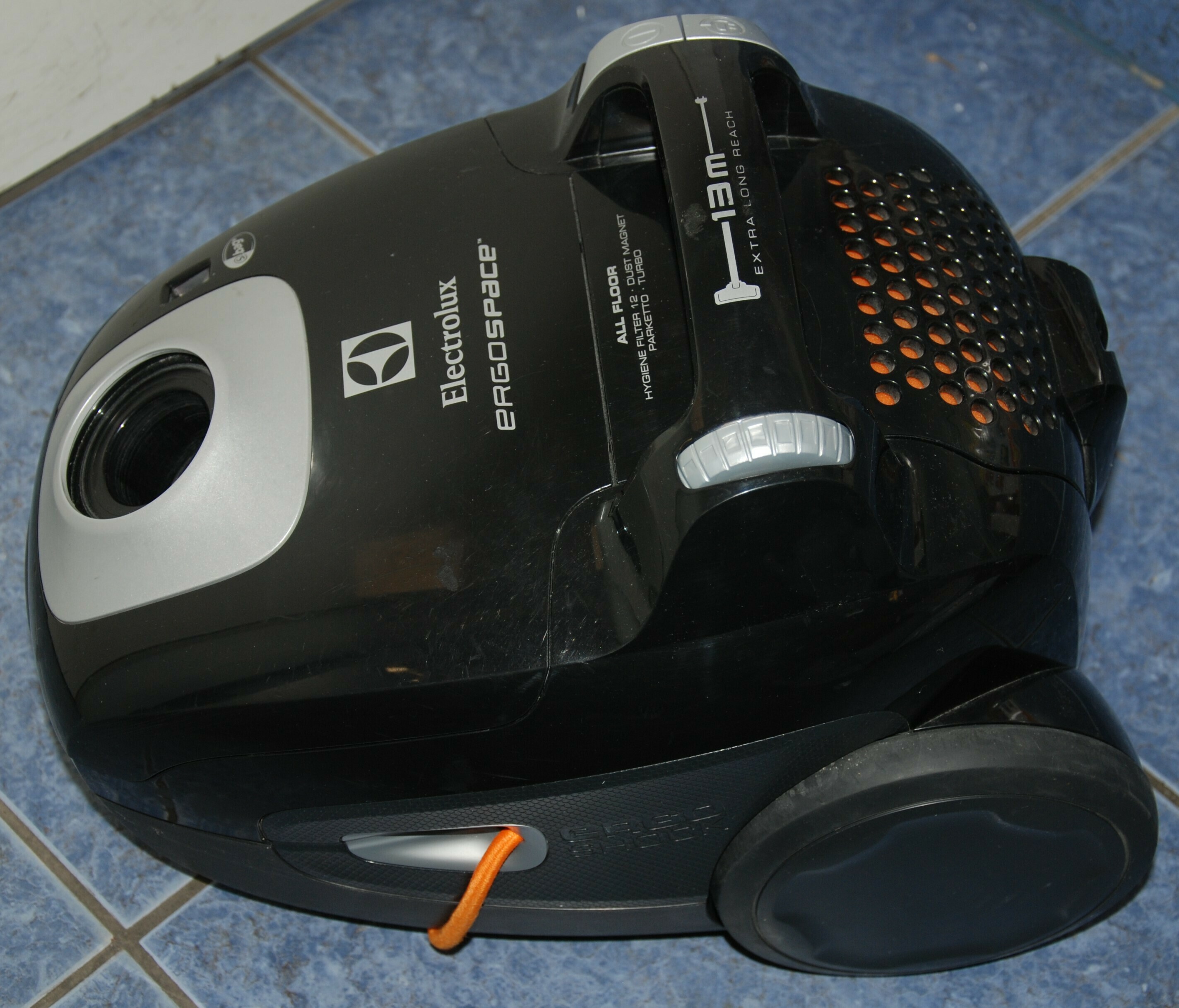 odkurzacz-electrolux-ergospace-ze-357-1200w-marka-electrolux