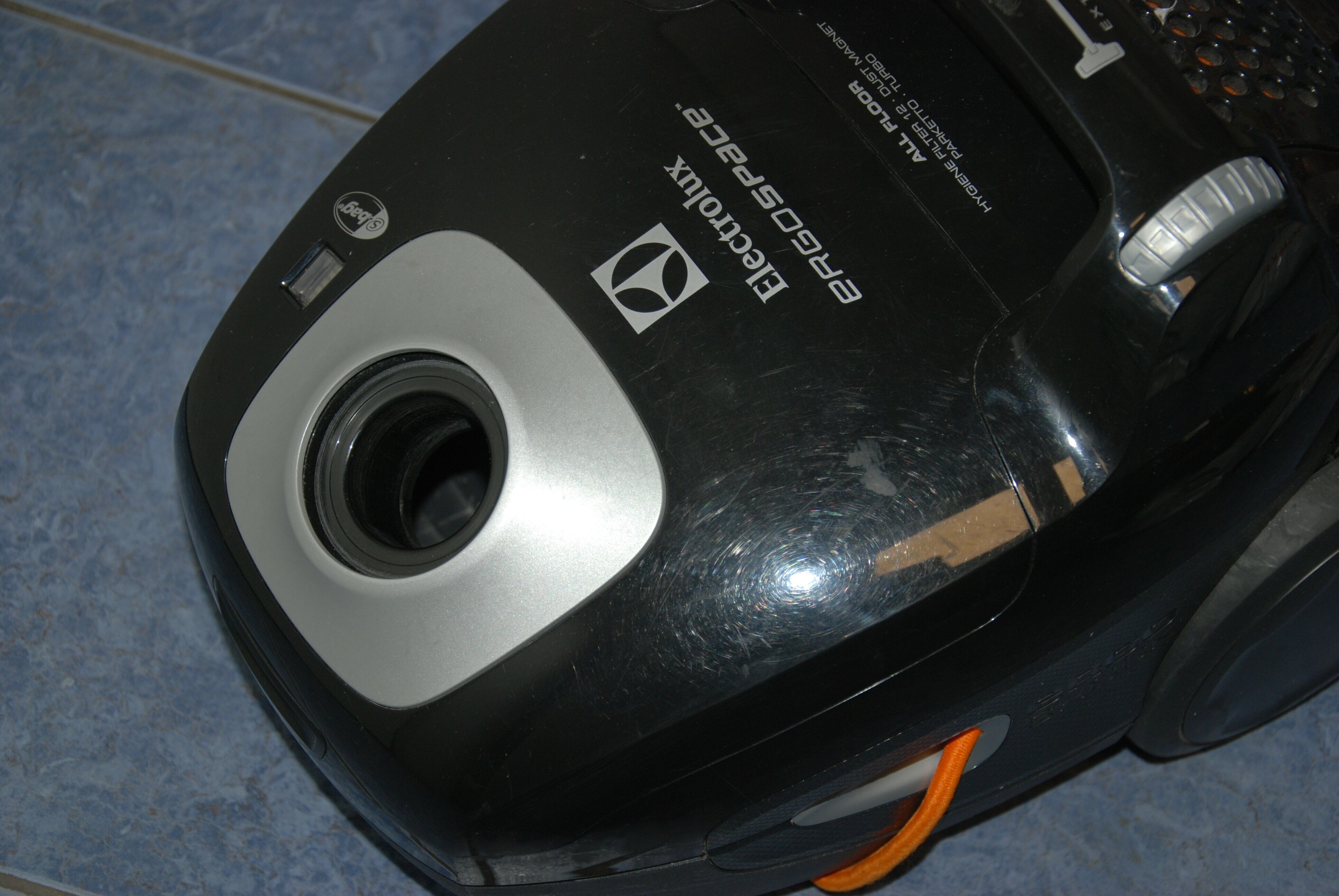 odkurzacz-electrolux-ergospace-ze-357-1200w-moc-1200