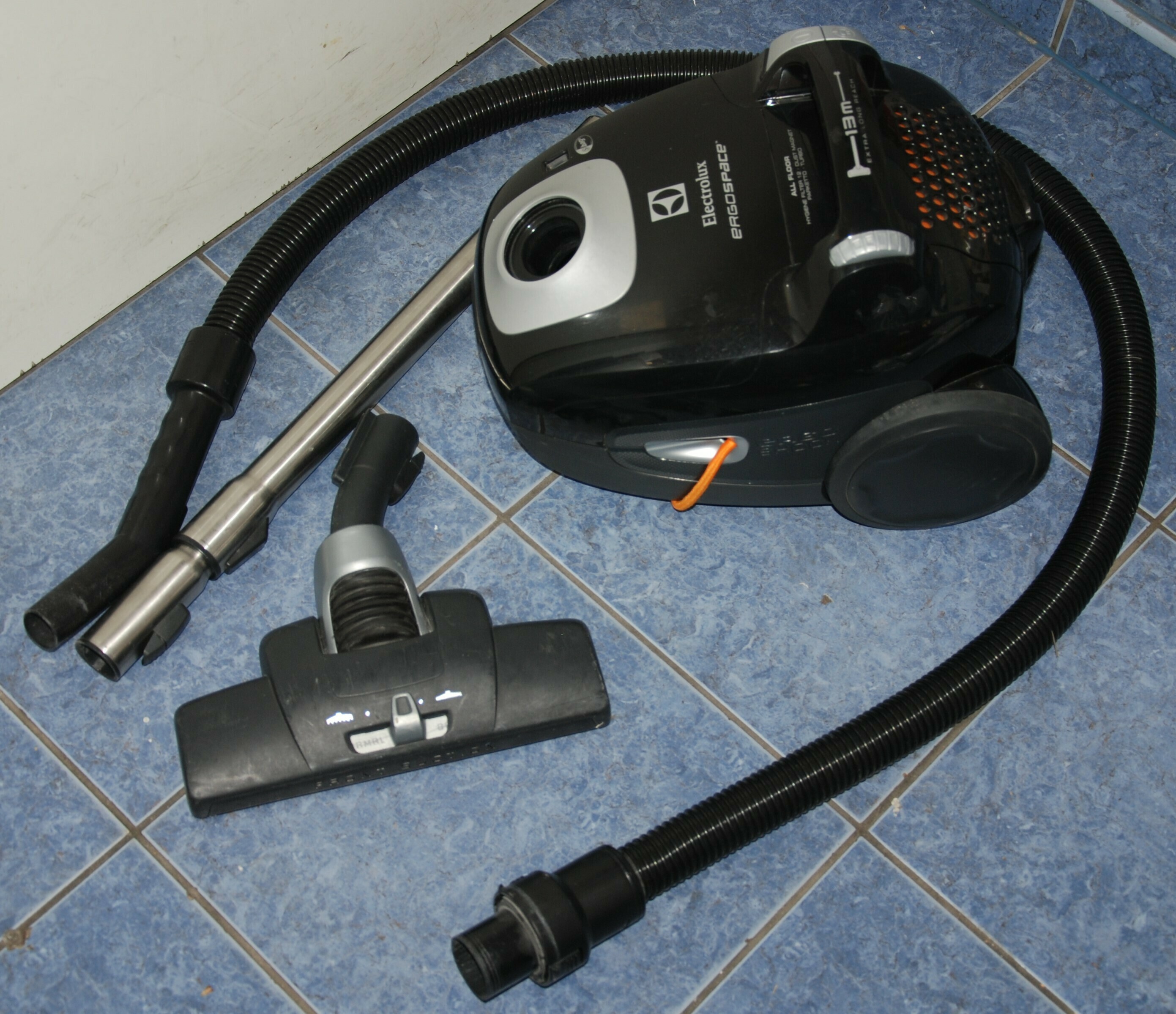 odkurzacz-electrolux-ergospace-ze-357-1200w-bulwar-ikara-21-wroclaw