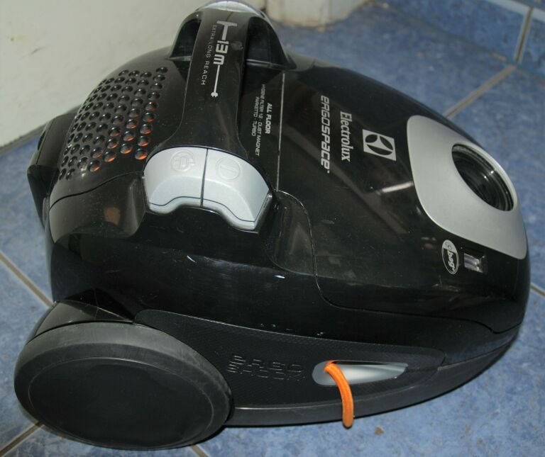 ODKURZACZ ELECTROLUX ERGOSPACE ZE 357 1200W