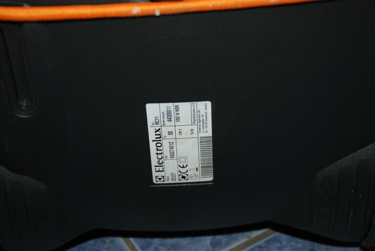 ODKURZACZ ELECTROLUX ERGOSPACE ZE 357 1200W