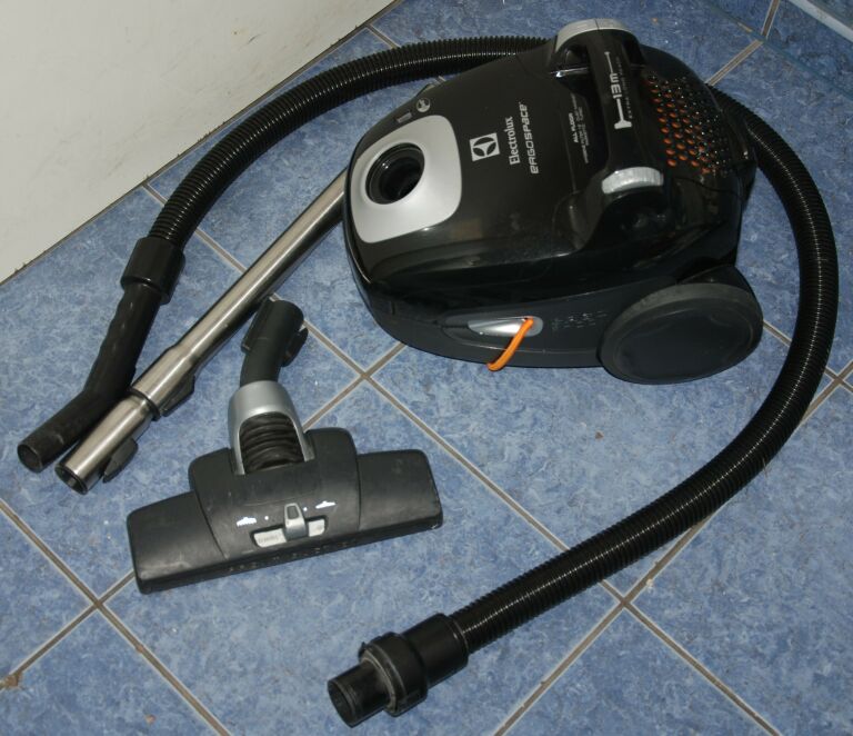 odkurzacz-electrolux-ergospace-ze-357-1200w-bulwar-ikara-21-wroclaw