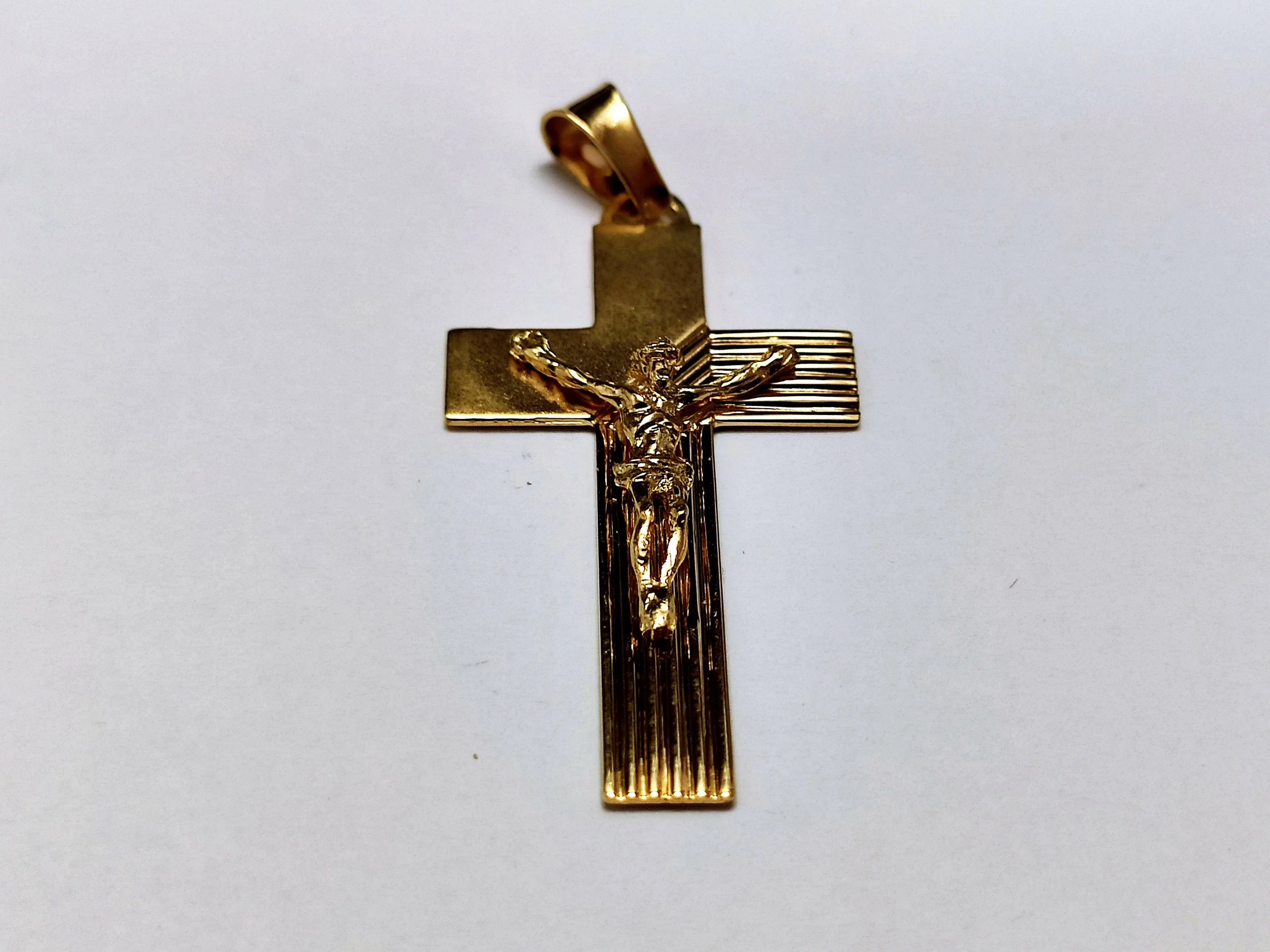 sliczny-zloty-krzyzyk-343g-pr-585-material-15835-2