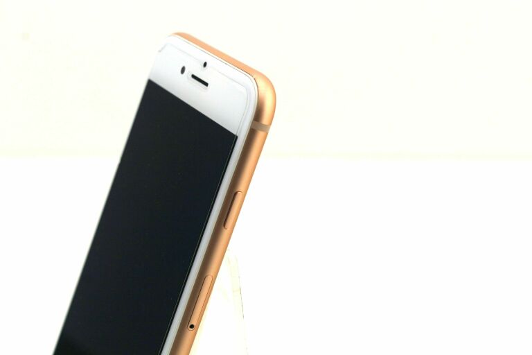 BOGATY SMARTFON APPLE IPHONE 8 64GB ZŁOTY BAT 100