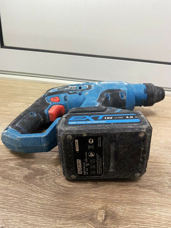 zestaw-narzedzi-erbauer-216052-liczba-akumulatorow-4