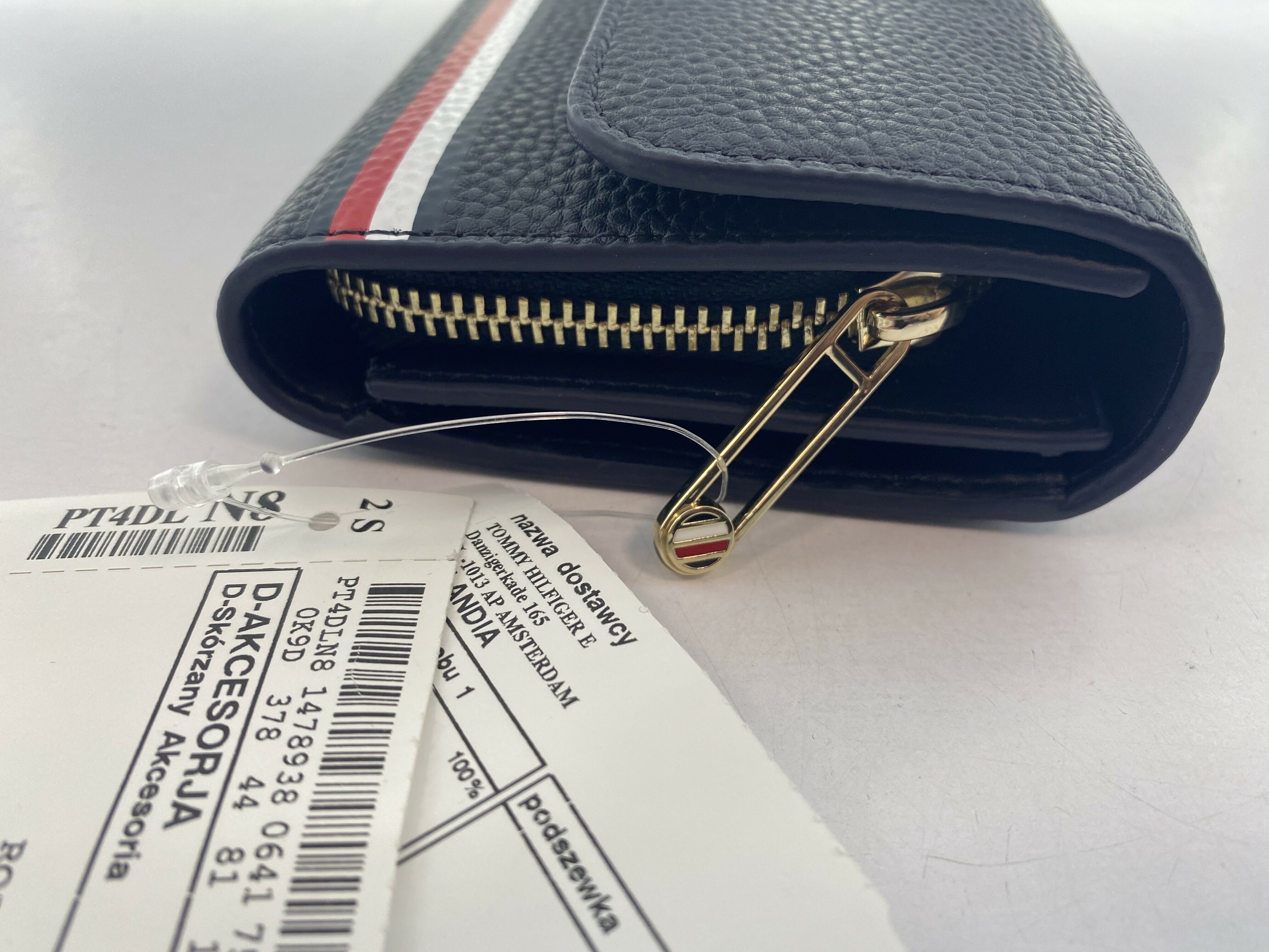 duzy-portfel-damski-tommy-hilfiger-aw0aw11622-0gy-material-dominujacy-skora-ekologiczna