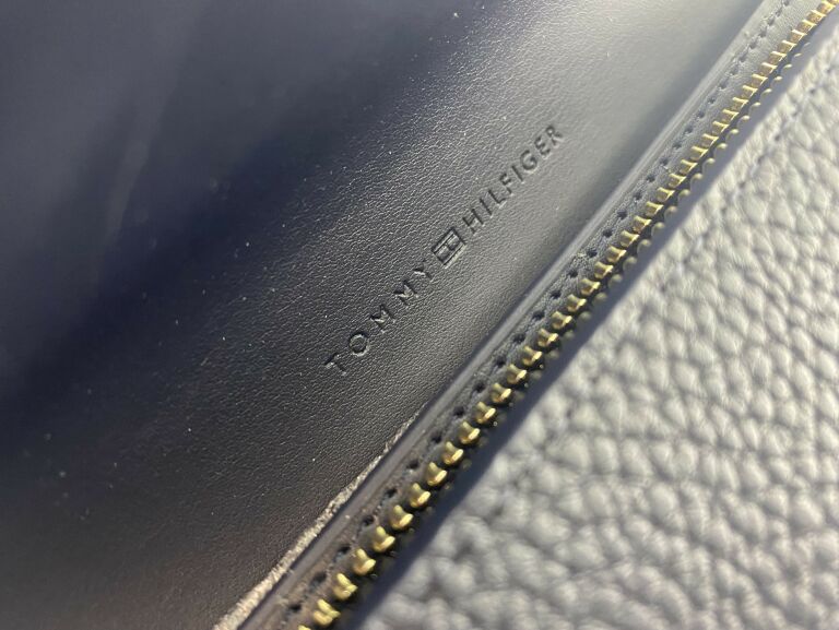 duzy-portfel-damski-tommy-hilfiger-aw0aw11622-0gy-rodzaj-portfel
