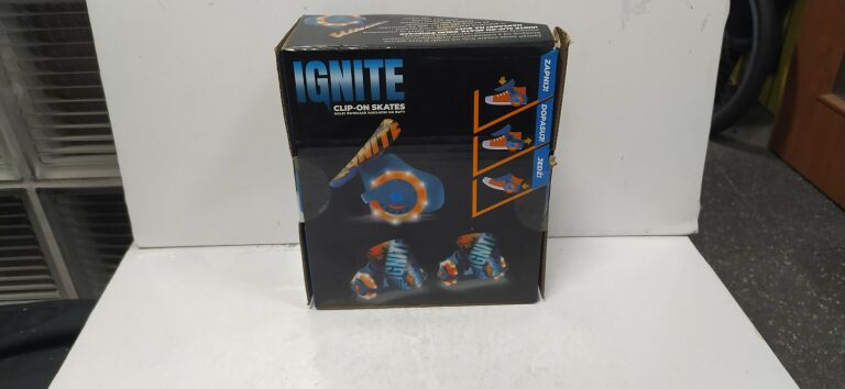 IGNITE CLIP-ON SKATES ROLKI ŚWIECĄCE NA BUTY