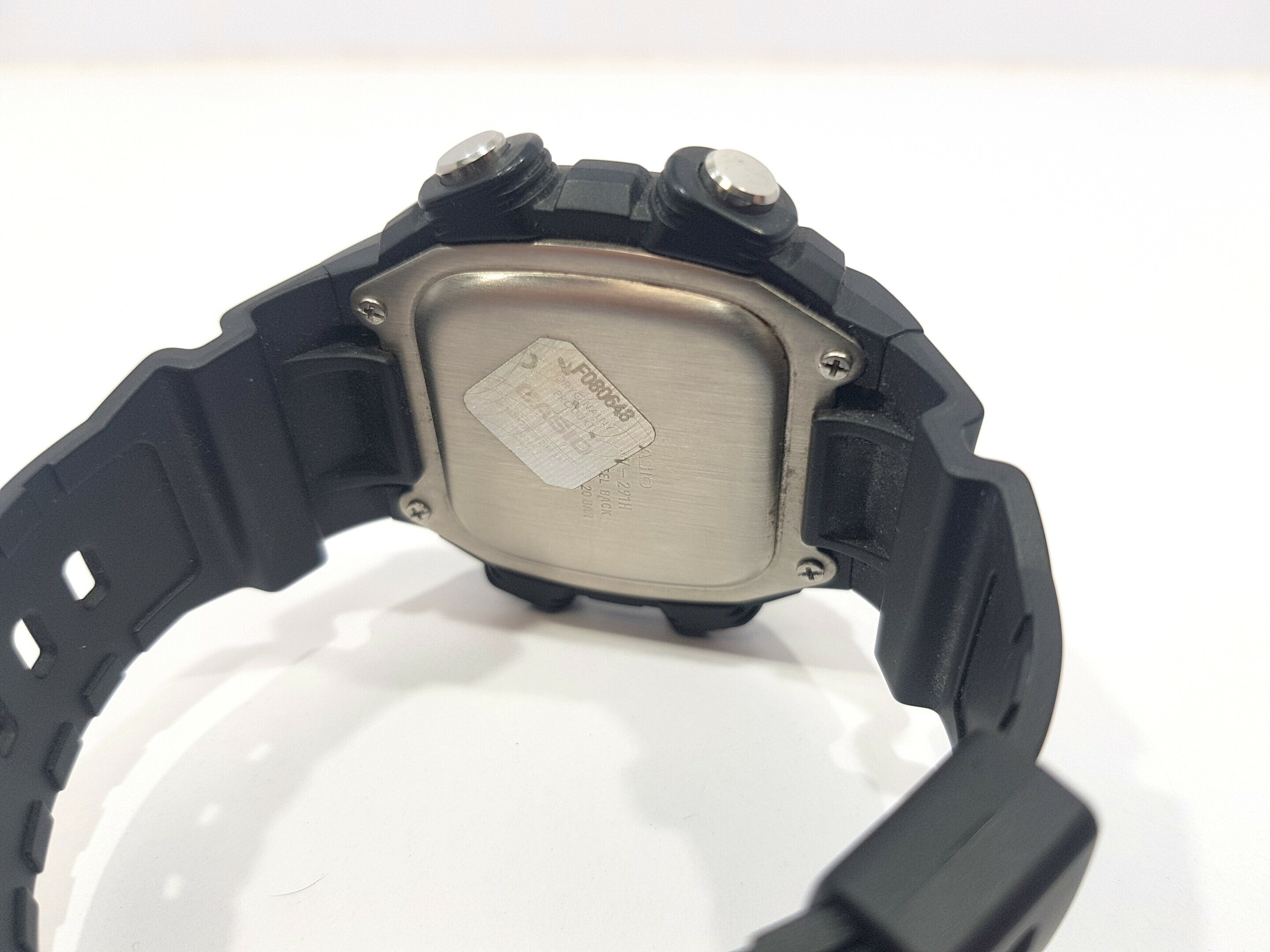 zegarek-casio-illuminator-200m-typ-nareczny