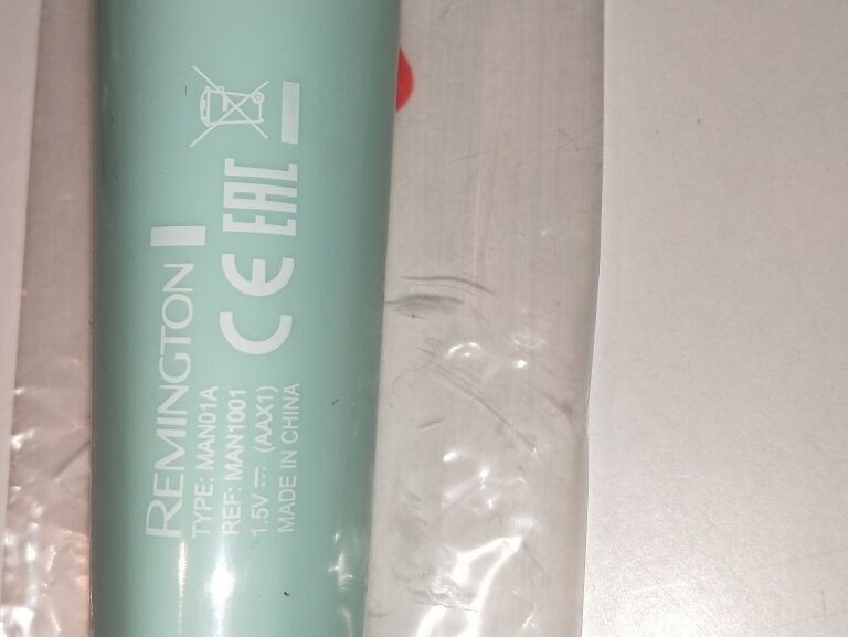 ZESTAW DO MANICURE I PEDICURE REMINGTON MAN1001