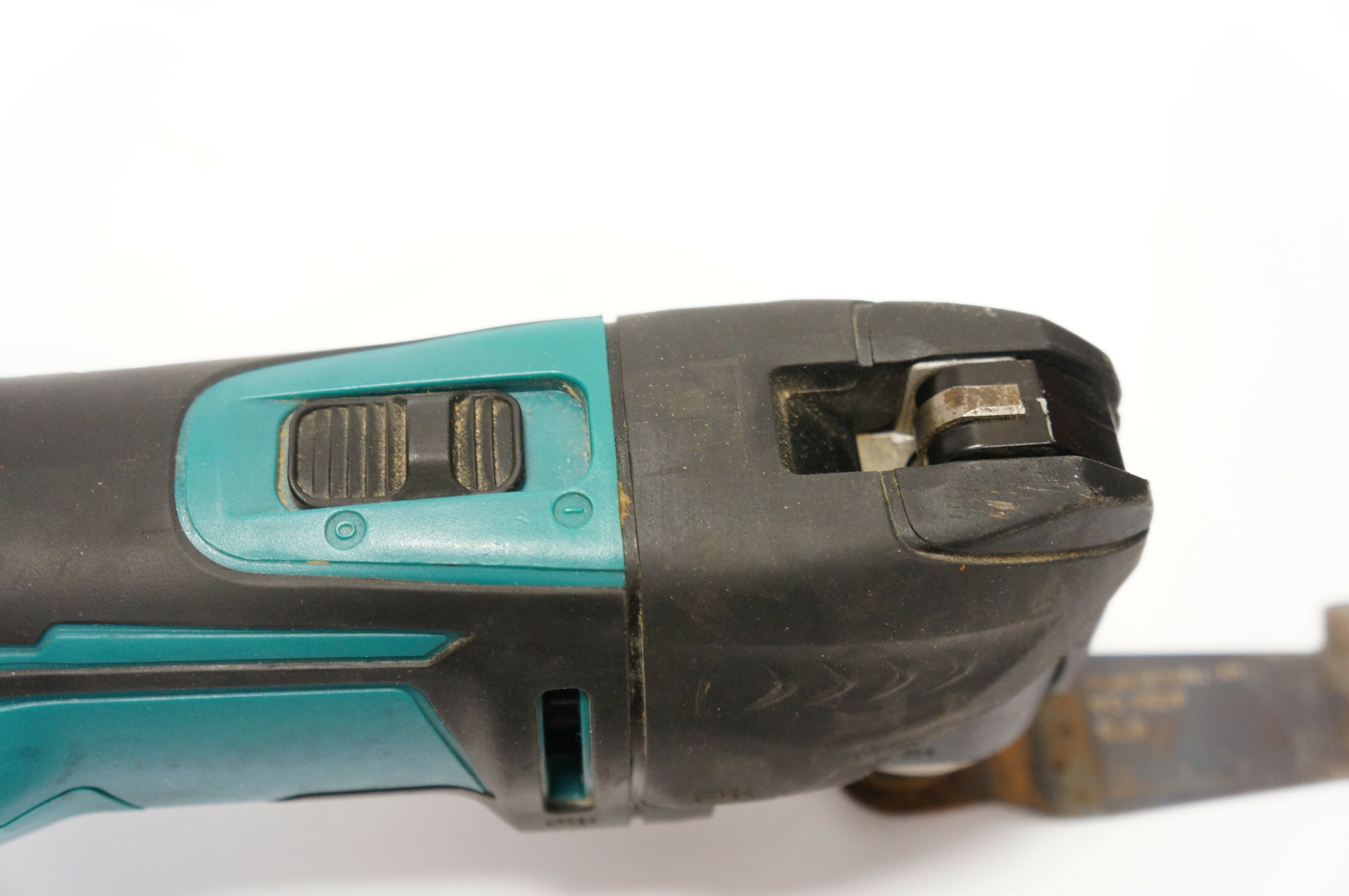 multiszlifierka-makita-dtm51-18v-bez-bateri-rodzaj-zasilania-akumulatorowa