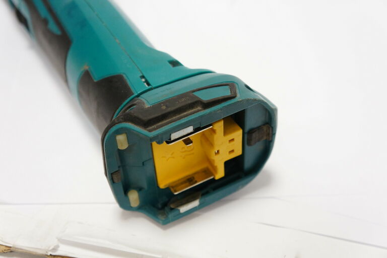 multiszlifierka-makita-dtm51-18v-bez-bateri-marka-makita