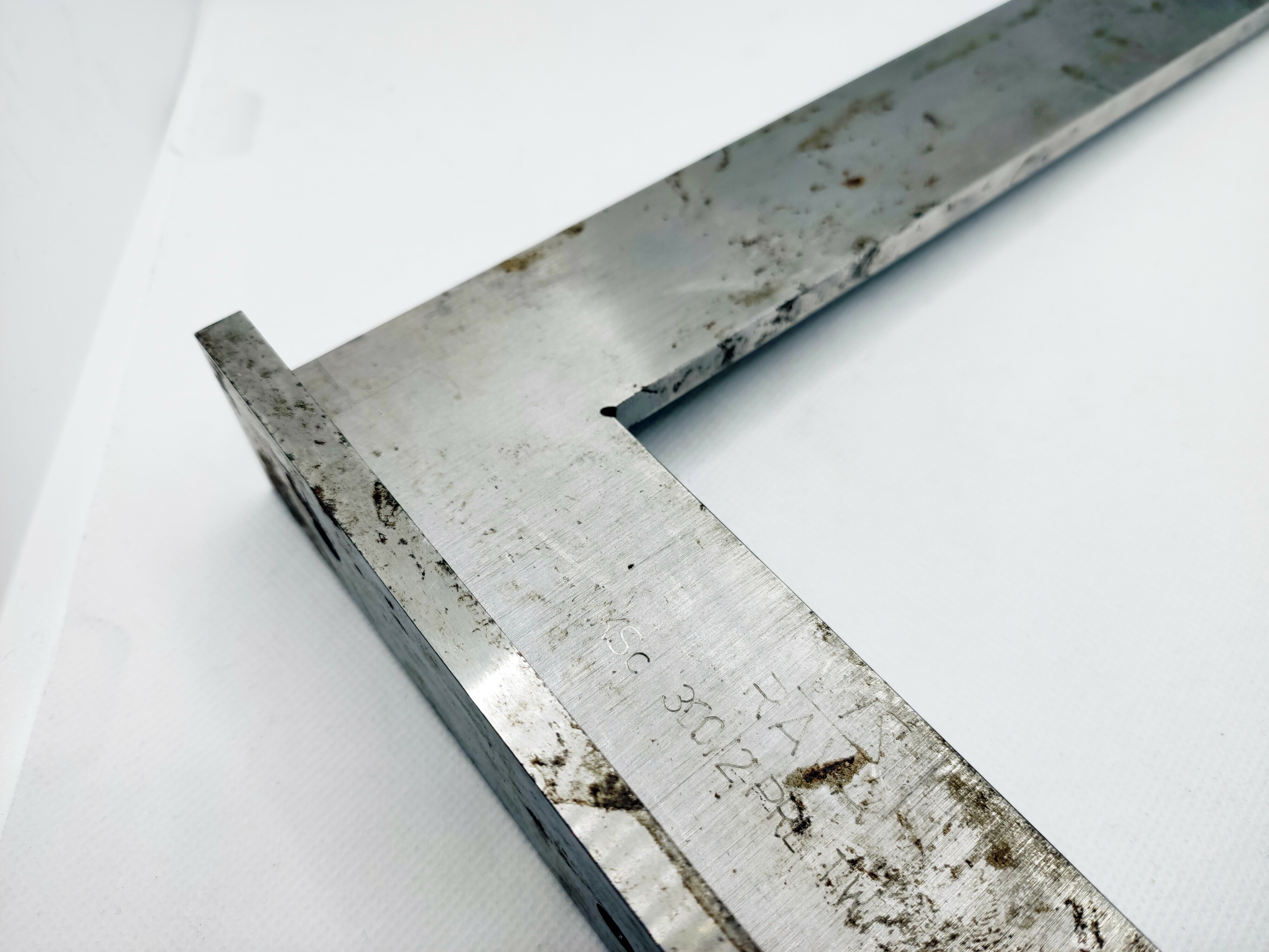 katownik-krawedziowy-mksc-300-mm-rava-vis-szerokosc-200