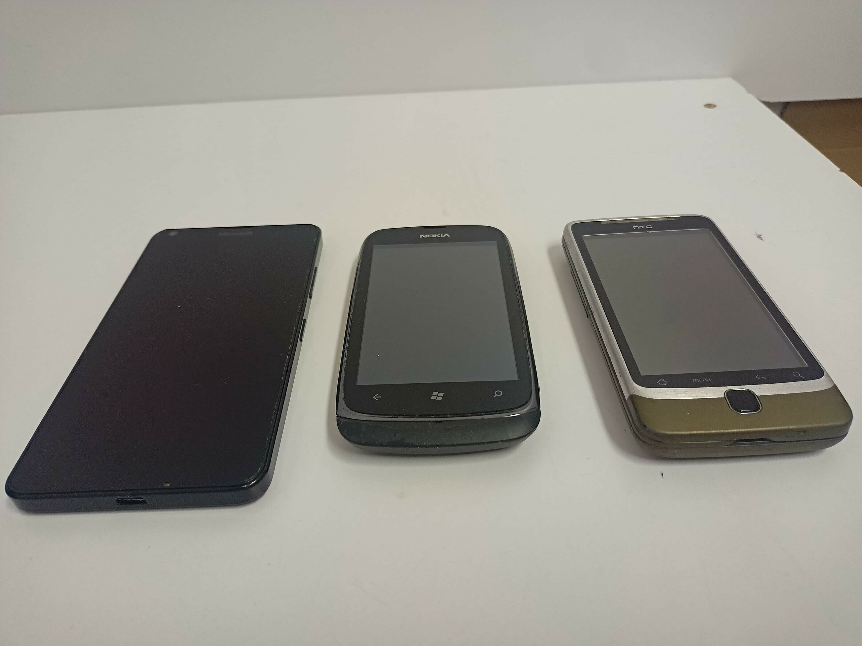 zestaw-6-uszkodzonych-telefonow-dotykowych-ean-gtin-6434182389051