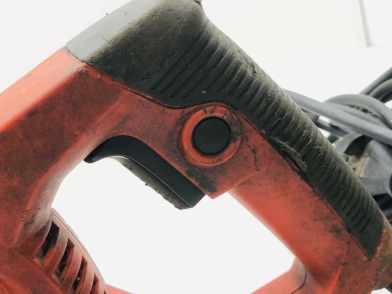 pila-szablasta-yato-yt-82280-glebokosc-ciecia-w-drewnie-210