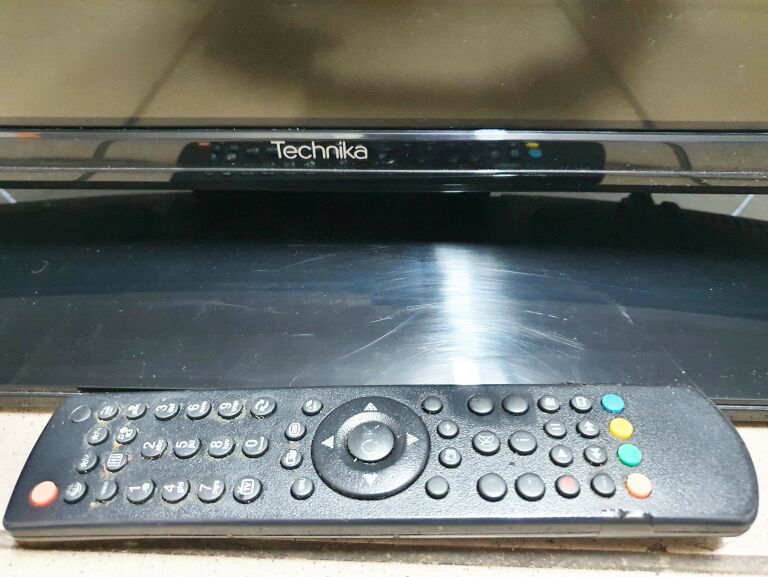 telewizor-technika-42-278b-wada-ean-gtin-5054548193828