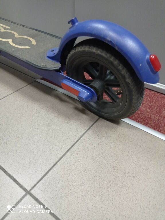 elektryczna-hulajnoga-fiat-500-f500-f85-kolor-niebieski