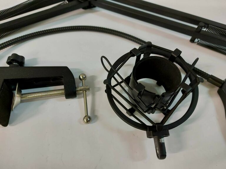 MIKROFON STUDYJNY MAONO AU-A03 PRO XLR