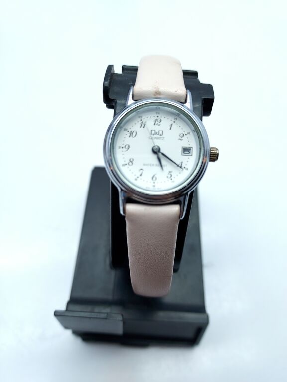 ZEGAREK Q&Q