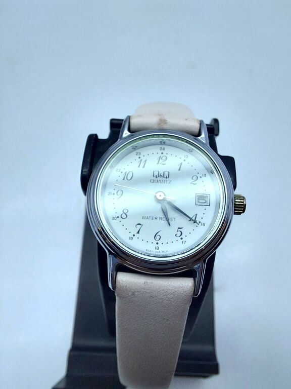 ZEGAREK Q&Q