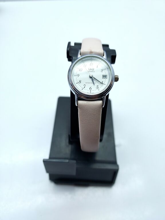 ZEGAREK Q&Q