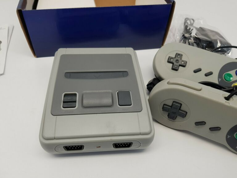 KONSOLA GAMINGOWA 8 BIT HDMI 621 GIER