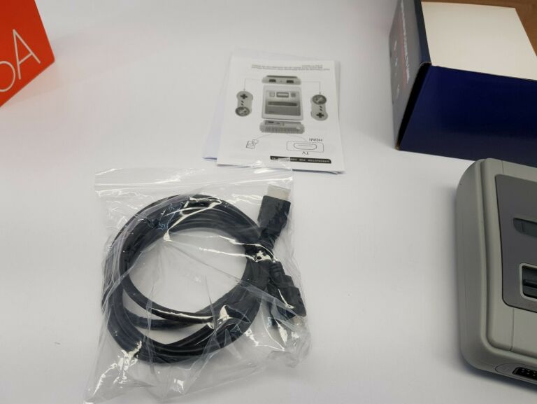 KONSOLA GAMINGOWA 8 BIT HDMI 621 GIER