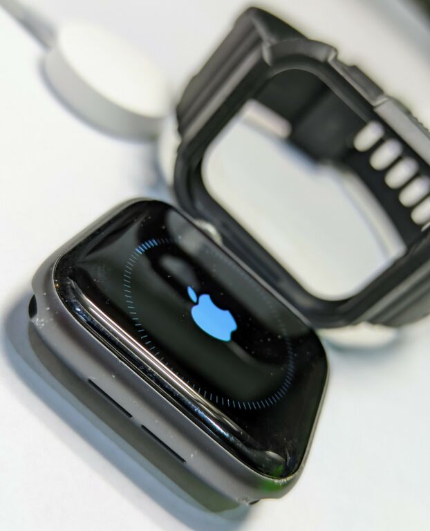 APPLE WATCH SERIES 4 44MM GPS/AKU 83%