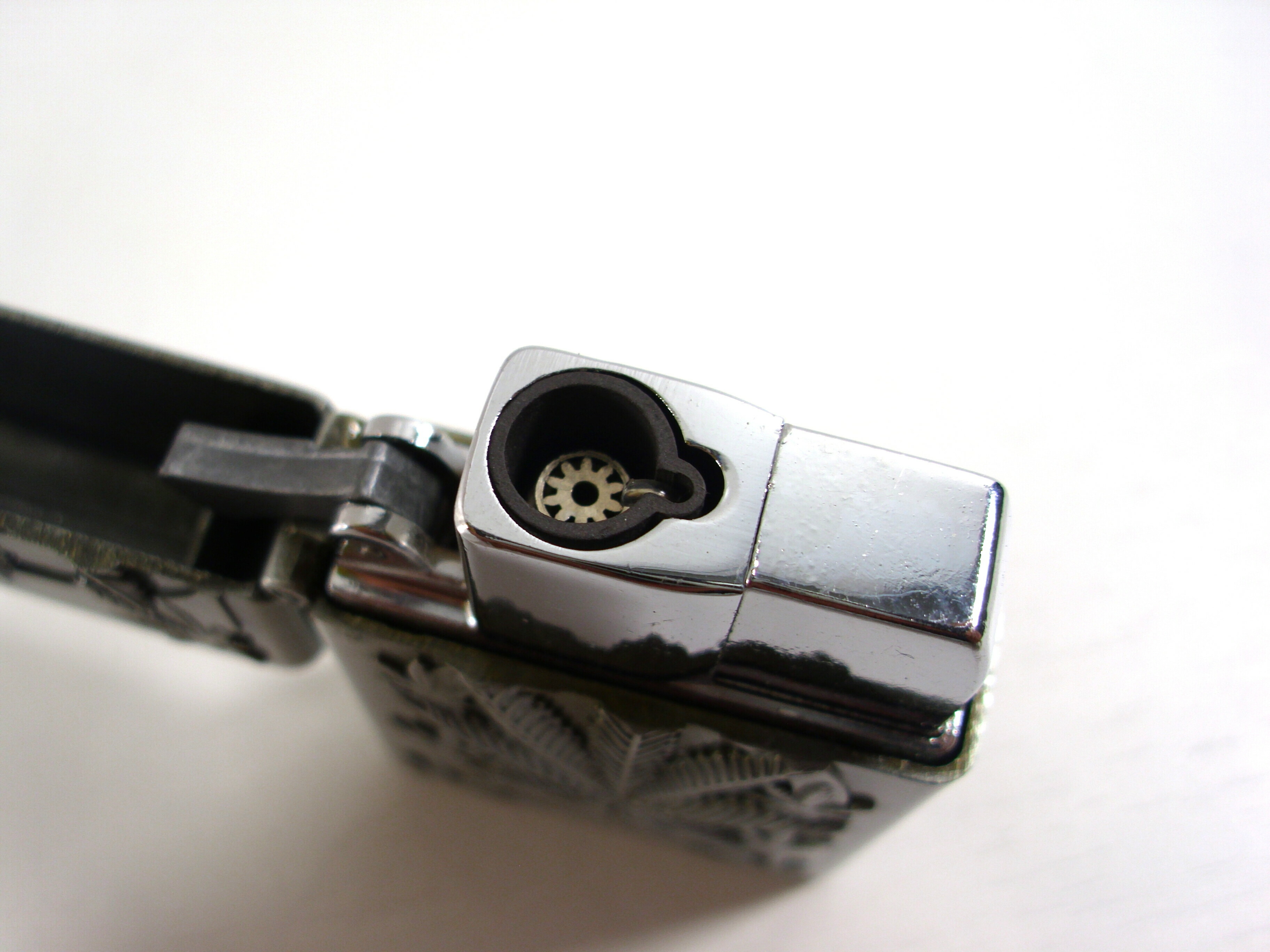 zapalniczka-zarowa-metalowa-z-lisciem-marka-inna-marka