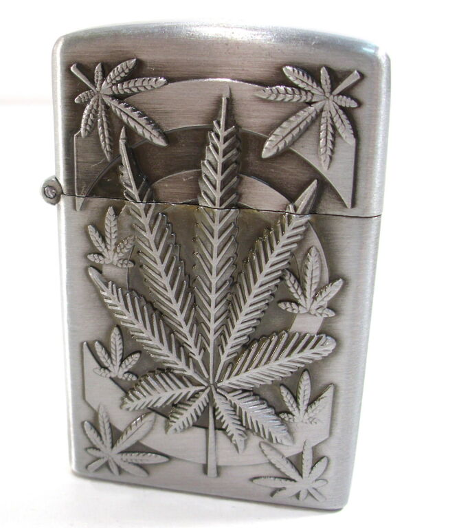 zapalniczka-zarowa-metalowa-z-lisciem-zamkowa-16-lubawa