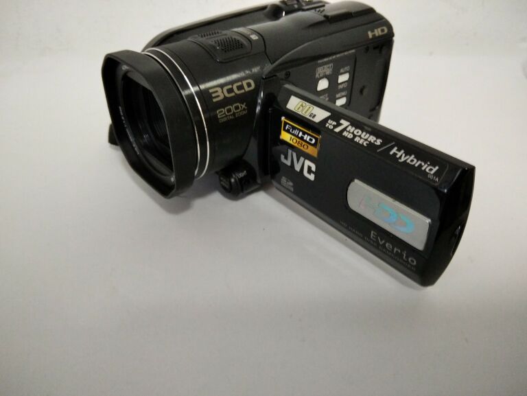 KAMERA JVC EVERIO GZ-HD3E 60GB Z ŁADOWARKĄ OPIS