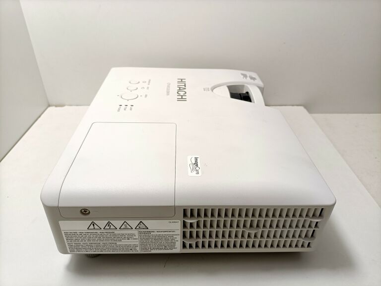 PROJEKTOR HITACHI CP-WX3030WN + ZASILACZ + PILOT