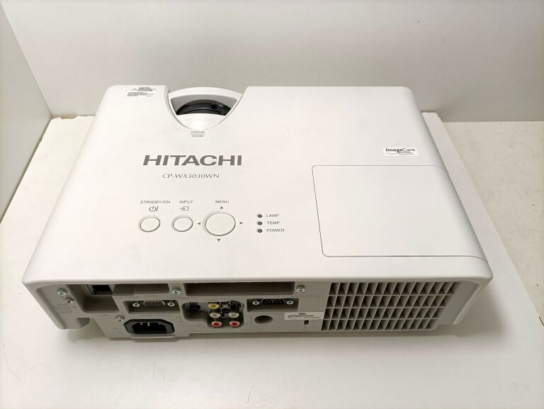 PROJEKTOR HITACHI CP-WX3030WN + ZASILACZ + PILOT