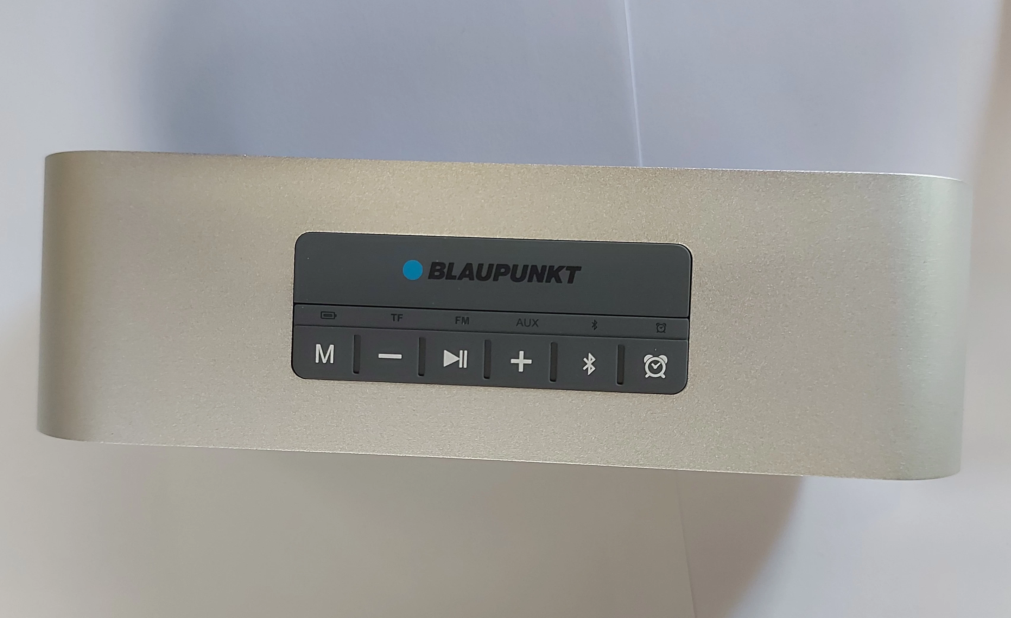 glosnik-blaupunkt-bt15clock-funkcje-funkcja-powerbanku