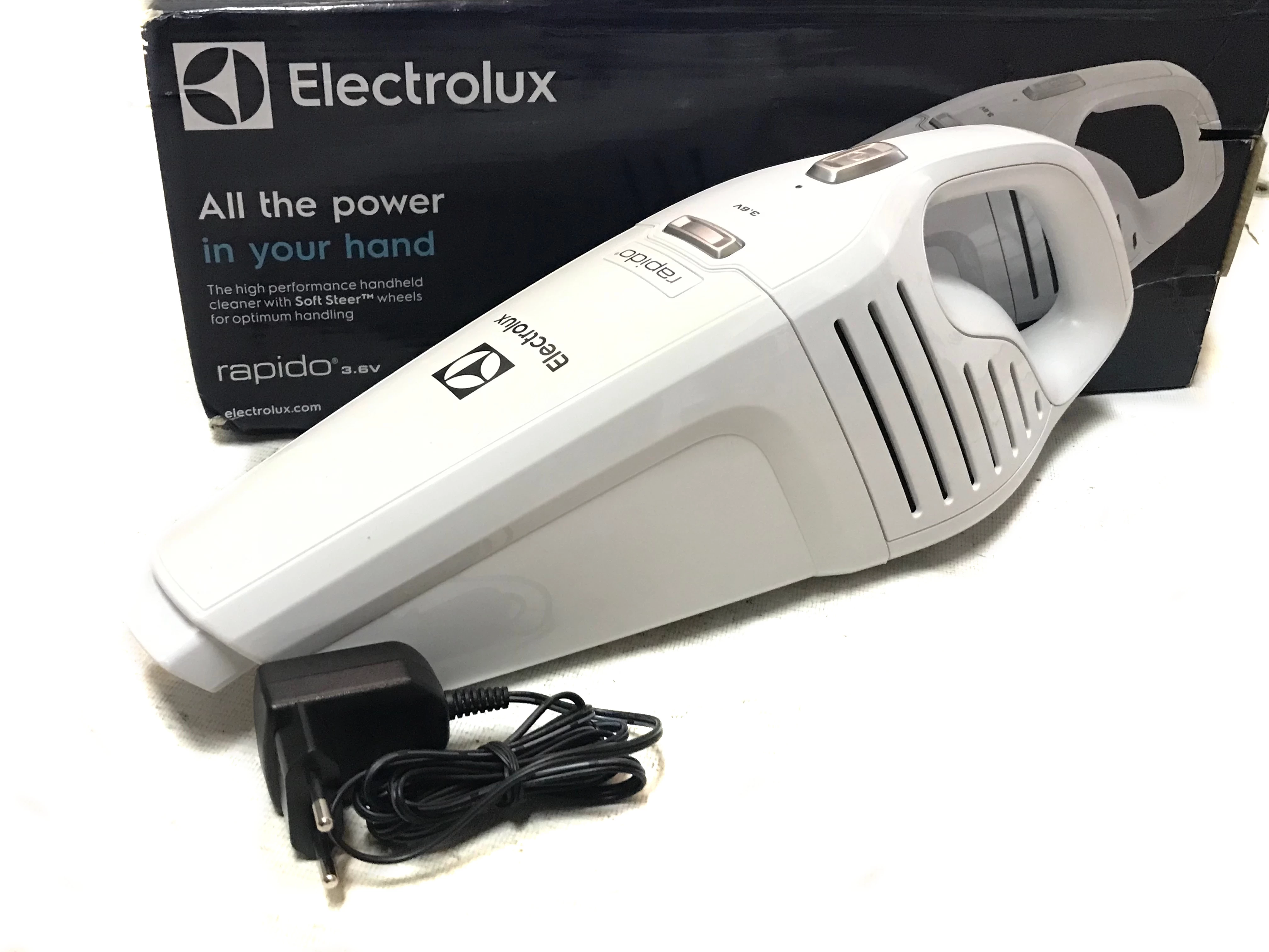 odkurzacz-bezprzewodowy-electrolux-zb5003w-grunwaldzka-16-jaroslaw