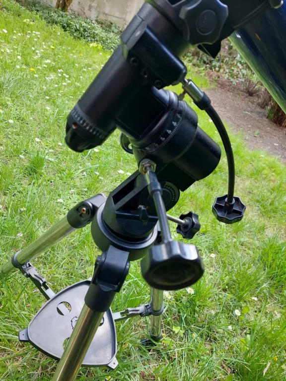 TELESKOP SKYLUX 96-18800 F=700 D=70 + STATYW
