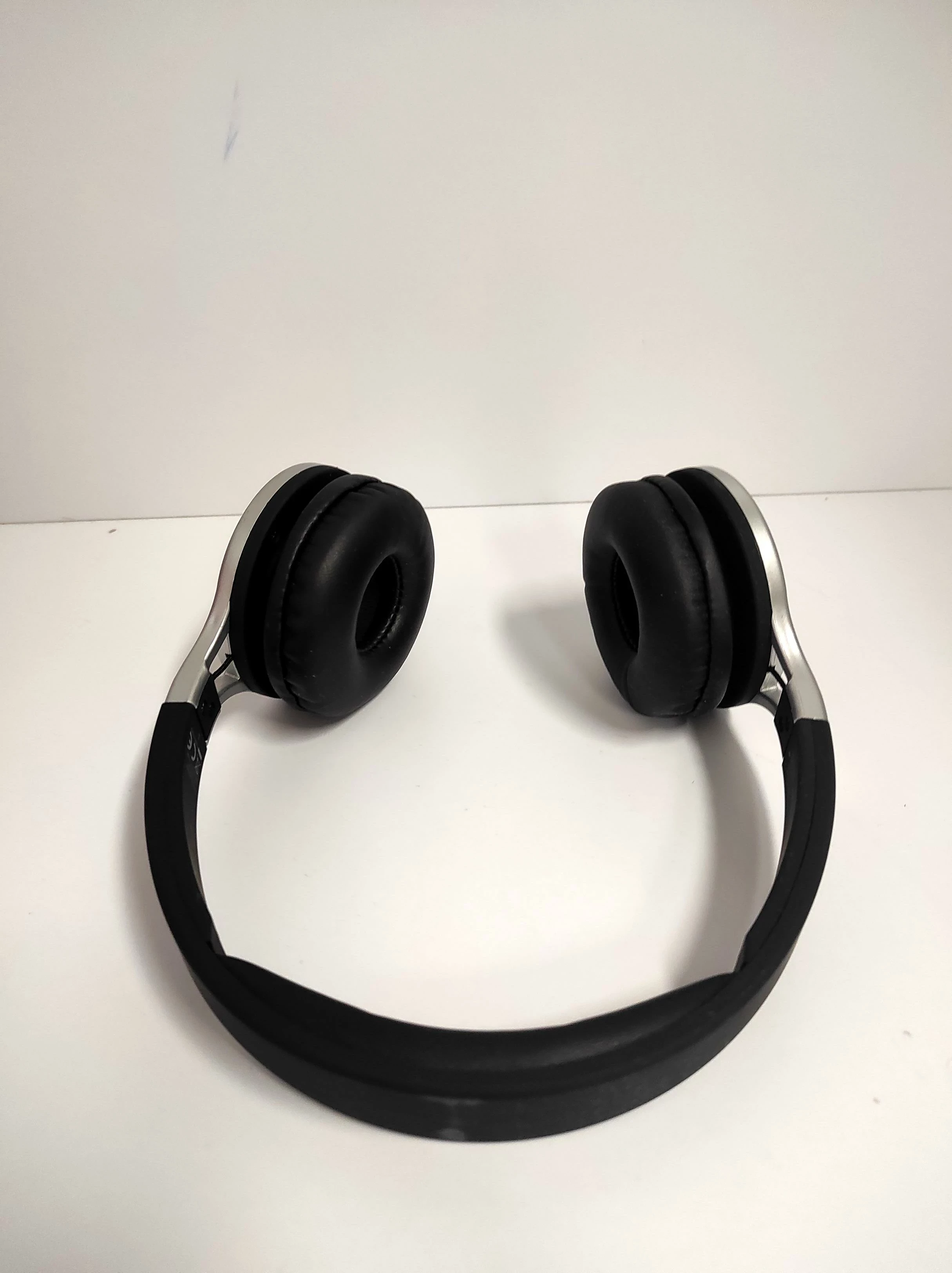 sluchawki-przewodowe-isy-ihp-1600-czarne-okazja-marka-isy