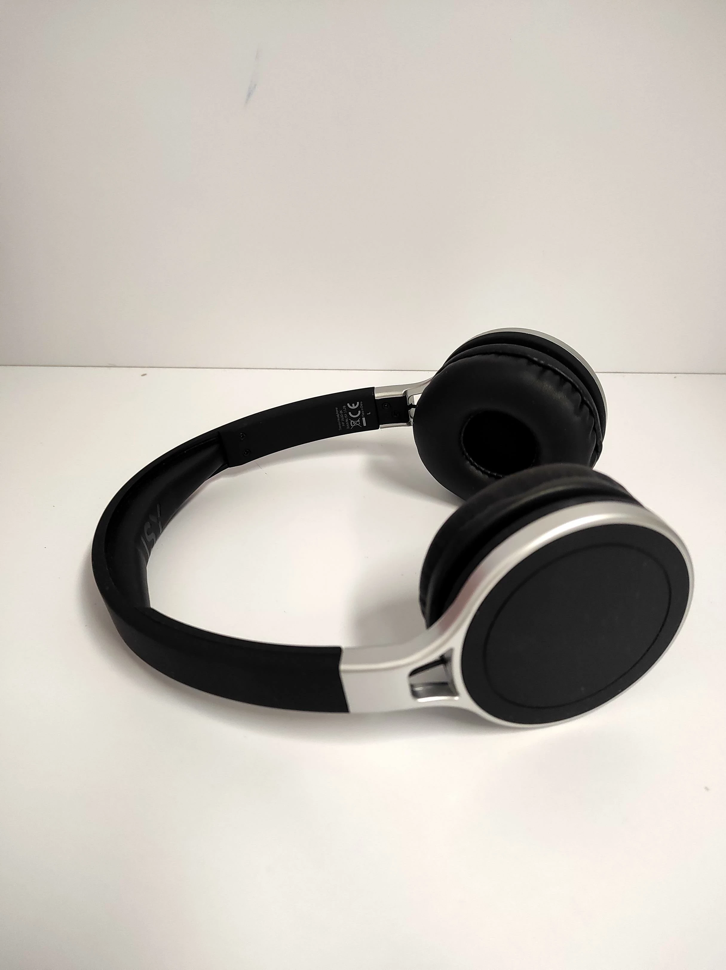 sluchawki-przewodowe-isy-ihp-1600-czarne-okazja-stan-uzywany