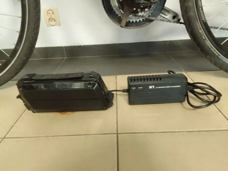 ROWER ELEKTRYCZNY BENELLI TREK 1.0 K28''